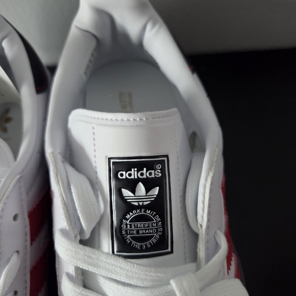 Adidas Hello Kitty 50th Anniversary Gazelle - Picture 3 of 10